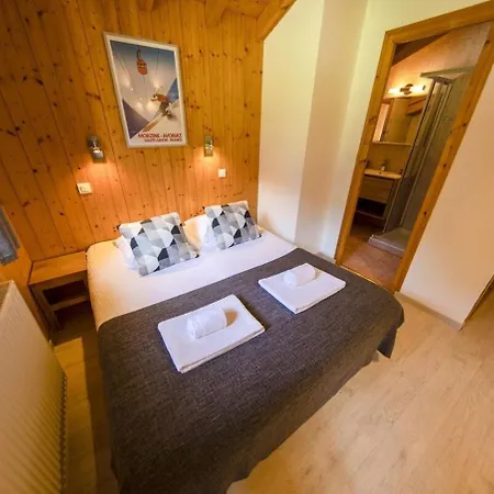 Hauts Forts Prodains Mountain Voyages *