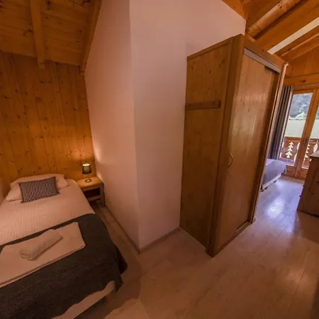 Hauts Forts Prodains Mountain Voyages